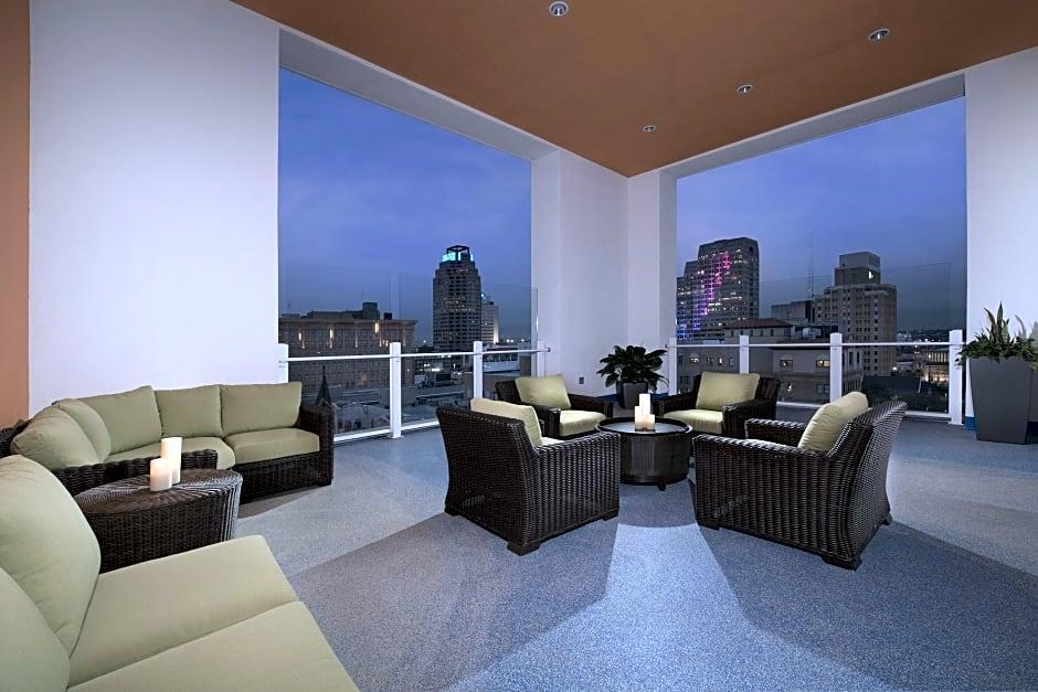Hilton Garden Inn San Antonio Downtown Riverwalk Exterior photo