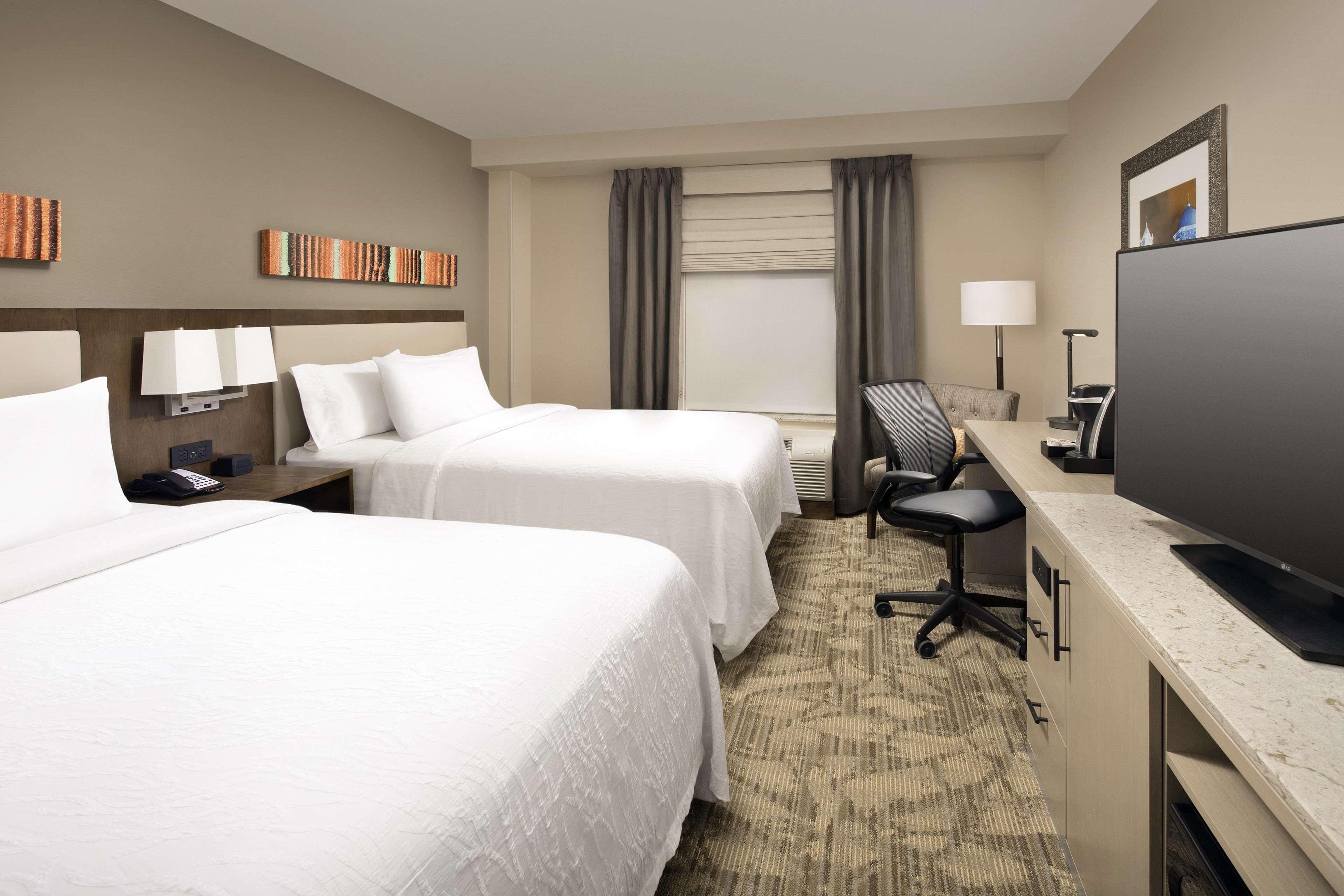 Hilton Garden Inn San Antonio Downtown Riverwalk Room photo