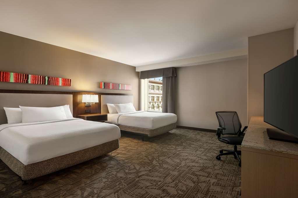 Hilton Garden Inn San Antonio Downtown Riverwalk Room photo