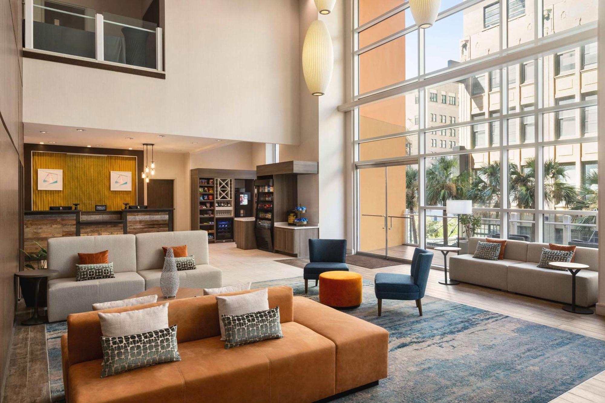 Hilton Garden Inn San Antonio Downtown Riverwalk Exterior photo